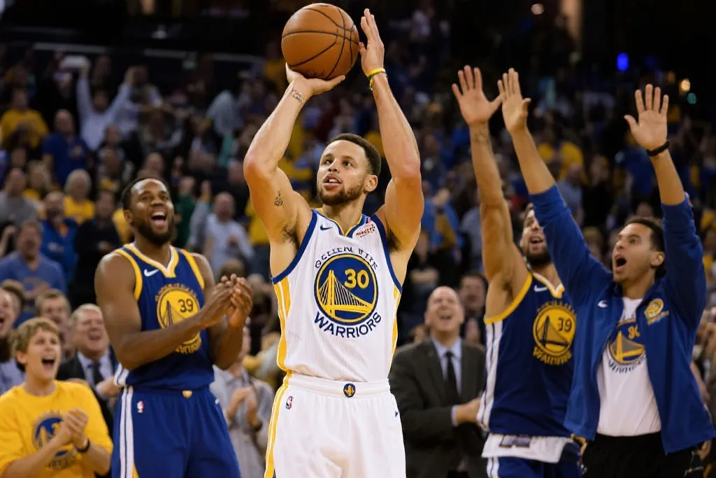 库里天神下凡，勇士炼狱归来！抢七，他们拼出来的希望